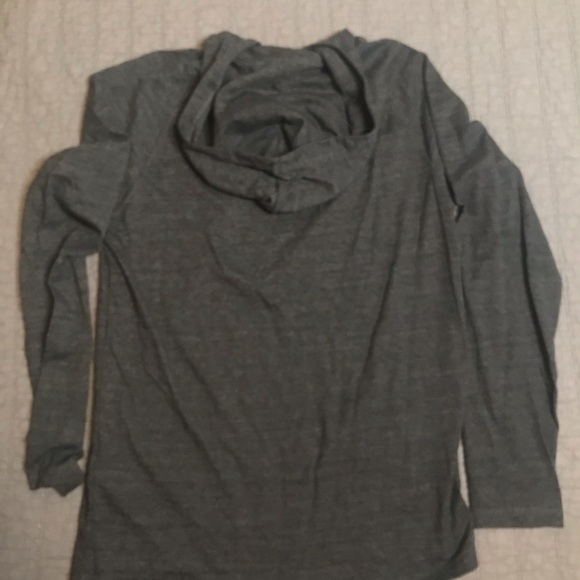 North Face gray long sleeve hooded top siz… - Picture 4 of 4